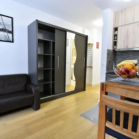 Tayson Square Dorcol New Location Free Garage Apartamento Belgrado